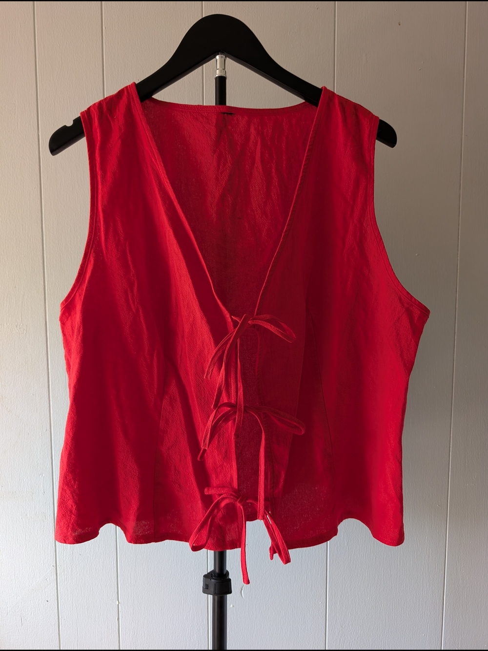 Red Sleeveless Tie-Front Women's Top